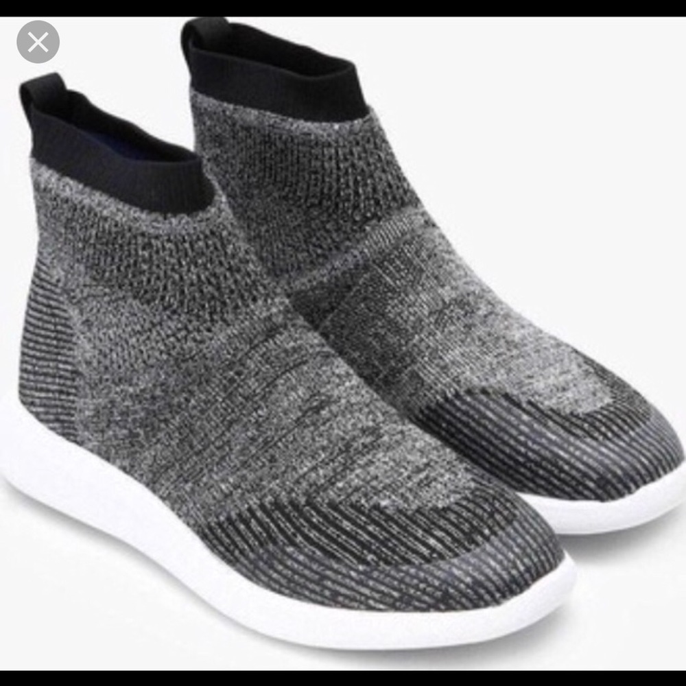 ❌SOLD❌Aldo’s slip on sneakers